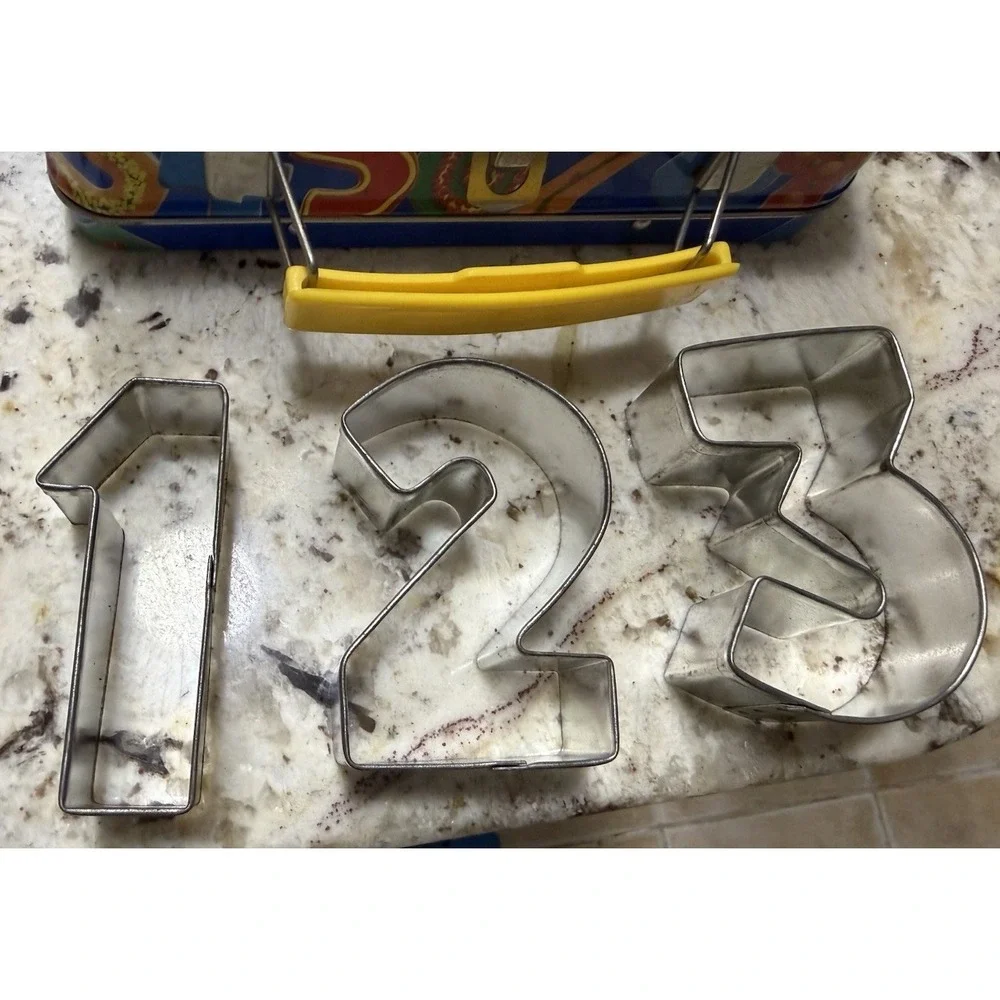 Williams‑Sonoma Number Cookie Cutter Set — Complete Tin, 10 Cutters, 3